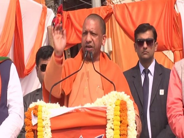 Hindi connects large part of India together: Adityanath