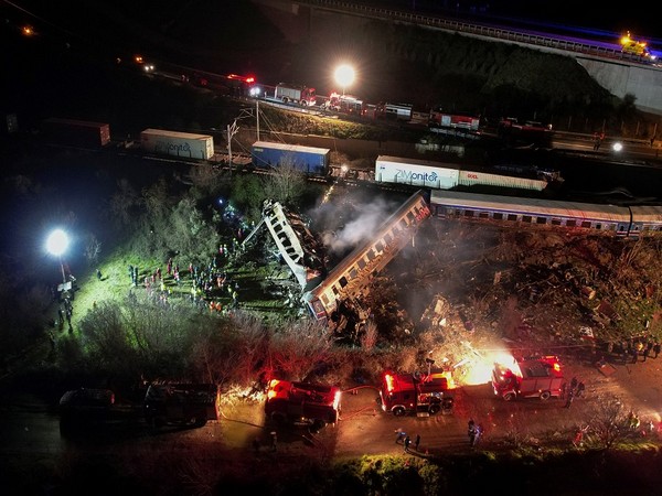 "I heard a bang, then chaos" -Greece train crash survivors