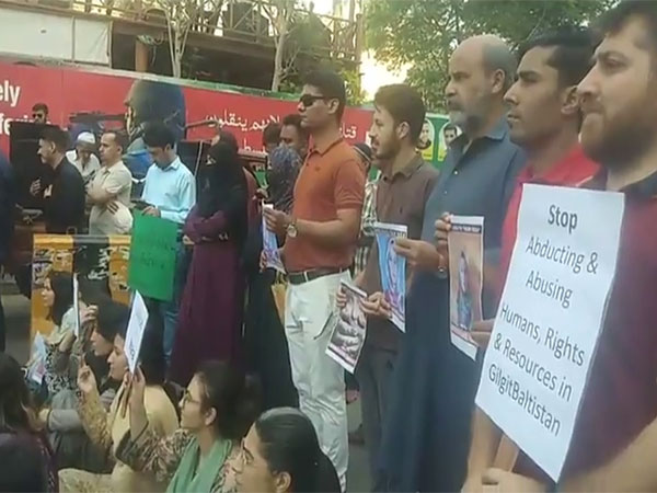Protesters issue 'ultimatum' to authorities, demand safe return of abducted minor girl in Gilgit Baltistan 