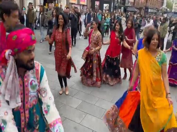 UK: Gujarat Day celebrations light up Leicester Square in London