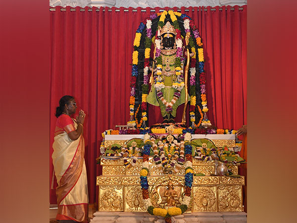 President Droupadi Murmu visits Ram Temple in Ayodhya calls it "divine blessing" 