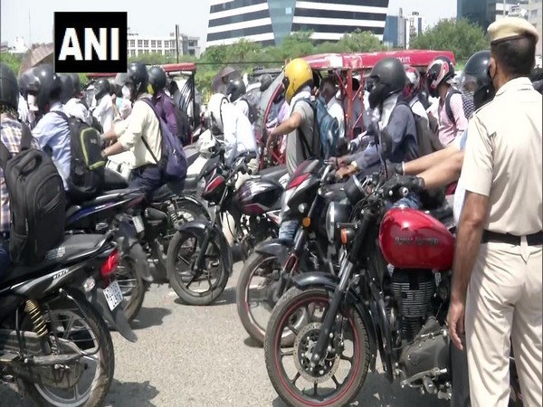 Long queues at Delhi-Gurugram border as commuters unaware of restrictions 