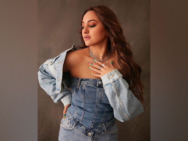 See how Sonakshi Sinha is bringing her A-game to nail art 