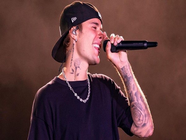 Justin Bieber performs for first time since being diagnosed with Ramsay Hunt syndrome