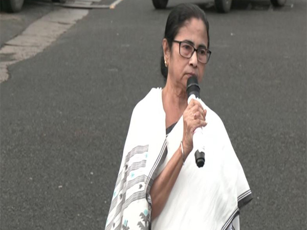 Mamata Banerjee Efforts to Rescue Bengal Migrant Workers