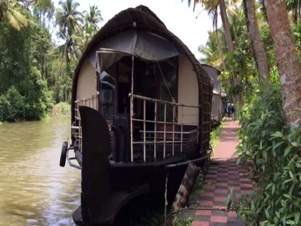 Houseboats resume operation for tourists in Kerala's Kumarakom despite rising COVID numbers