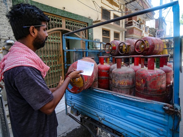 Oil Companies Hike Commercial LPG Cylinder Price in Delhi by Rs 39