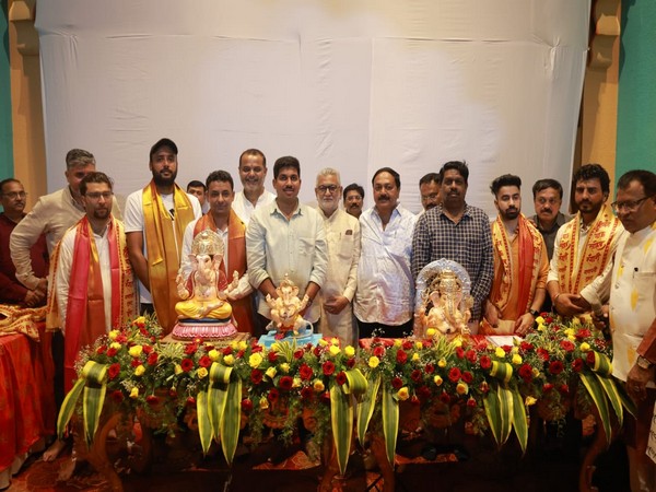 Ganeshotsav Extends its Reach: Pune's Ganesh Mandals Light Up Kashmir