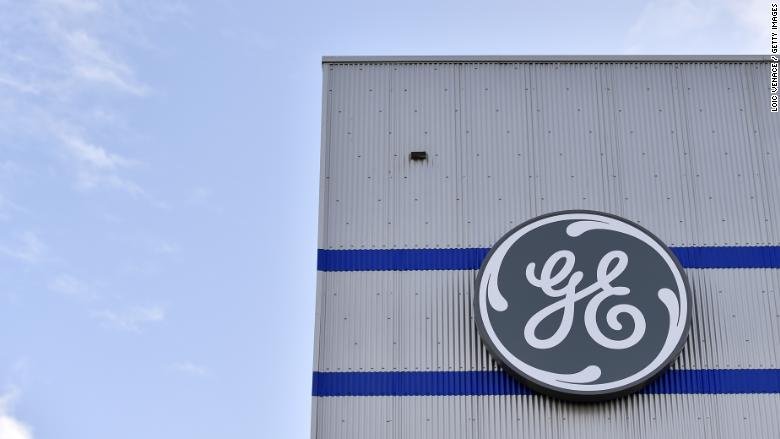 General Electric replaces CEO with outsider, shares soar (Update 5)