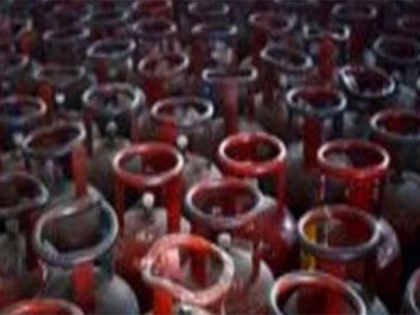 Sindh Government Cracks Down on Illegal Gas Cylinder Shops After Deadly Explosion