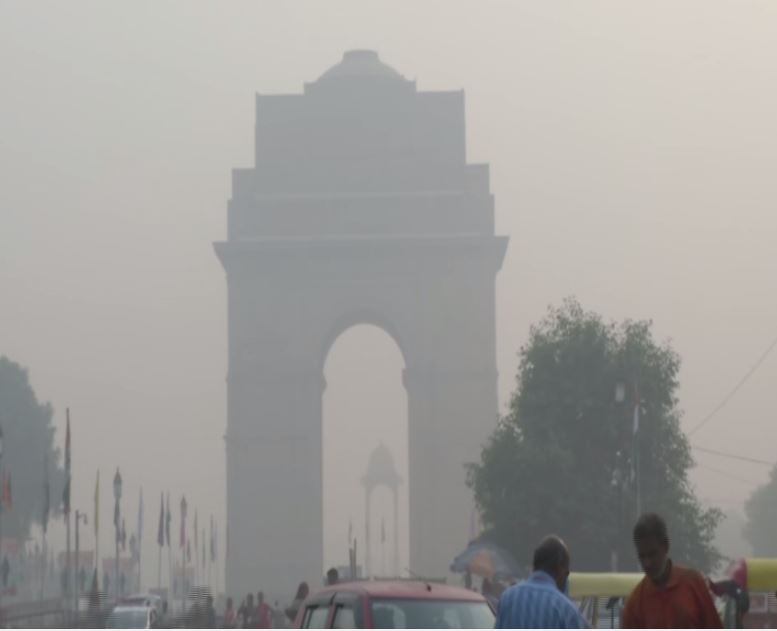 Delh's air quality drops to 'emergency' category first time since January