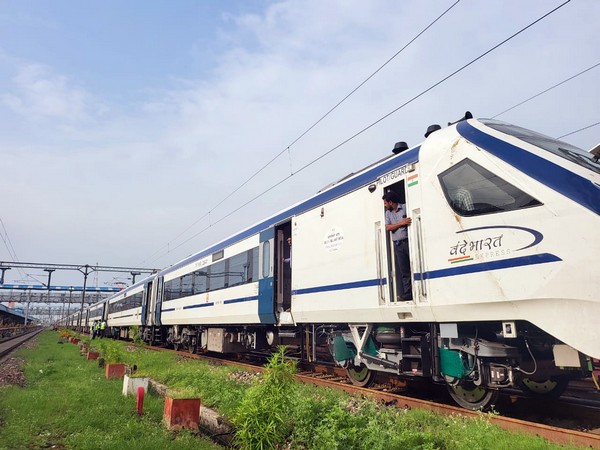  Indian Railways invites bids for 200 new rakes of Vande Bharat trains 