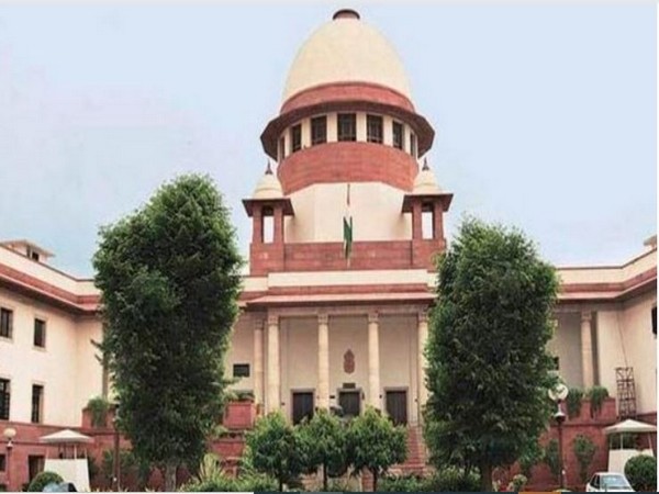 SC issues notice to Centre on loaders plea seeking to be treated as regular employees