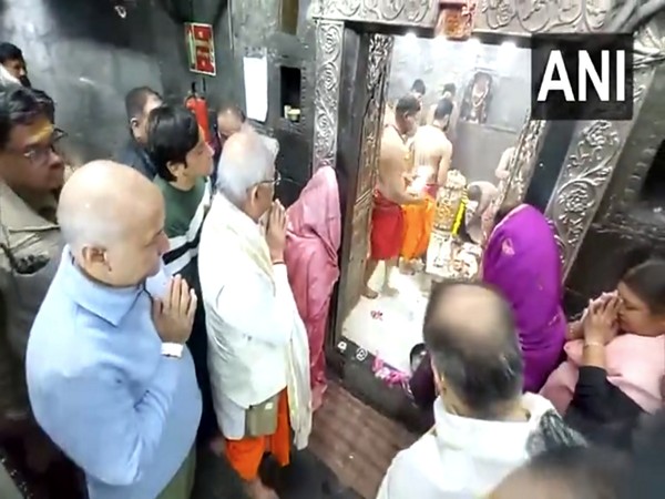 Blessings at Mahakal: Delhi's Sisodia and Bihar's Arlenkar Unite in Prayer