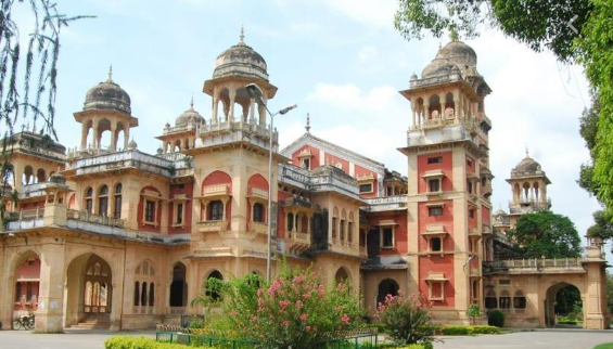 3 Allahabad University students hurt in clash with security guards