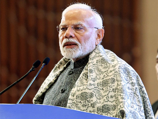 Modi Praises Maharashtra's Battle Against Extremism