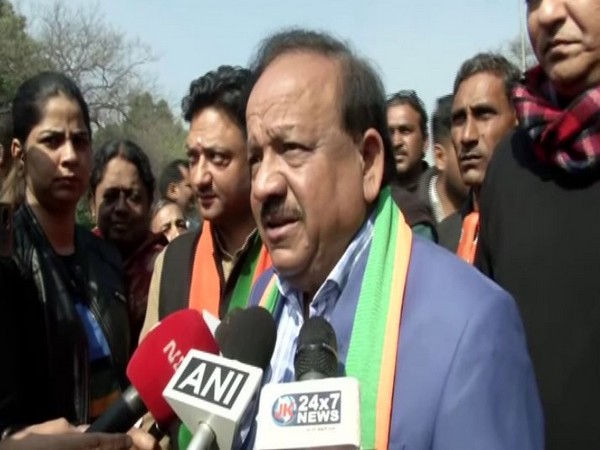 2nd person who detected positive for coronavirus in India sat next to first diagnosed patient, says Harsh Vardhan