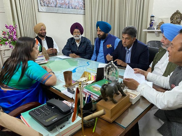 6 Punjab MPs meet MoS Meenakshi Lekhi, urge her to evacuate Indian students from Ukraine soon