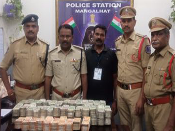 Police seize Rs 1.5 crore of unaccounted cash in Hyderabad