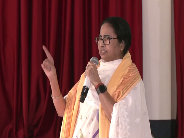 "This is a Jumla government": CM Mamata Banerjee attacks Centre