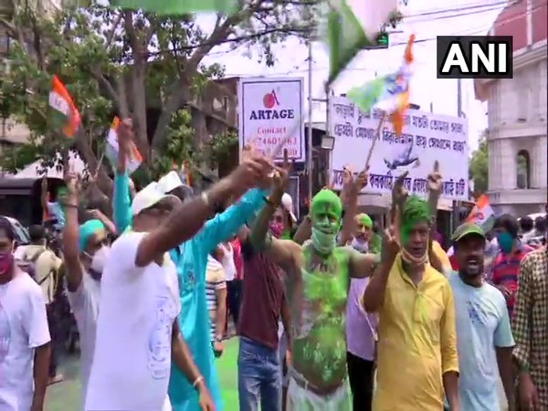 TMC workers indulge in celebrations despite EC ban on victory processions