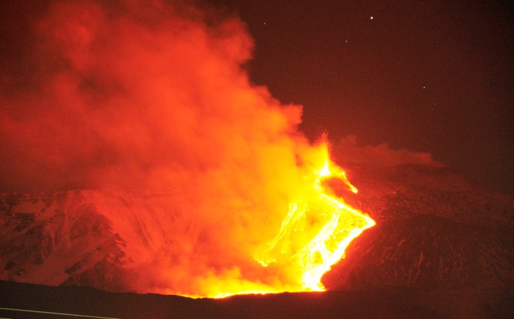 UPDATE 1-New Zealand volcano webcam captures tourists in crater moments before eruption