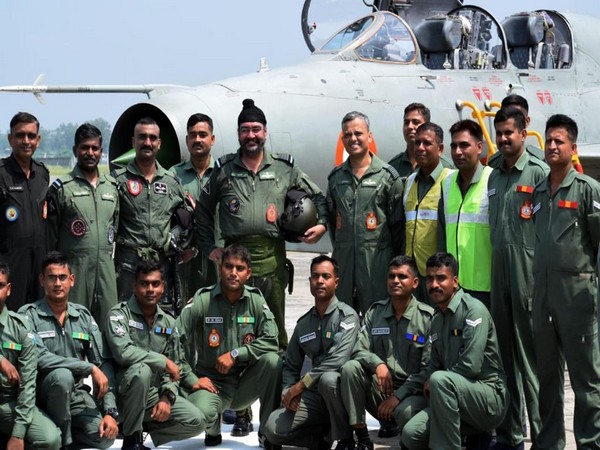 Air Force Chief flies joint sortie with Wing Commander Abhinandan in MiG-21 fighter aircraft