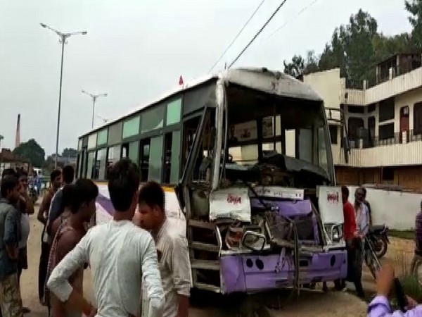 UP: Bus collides with truck in Prayagraj, over 12 injured