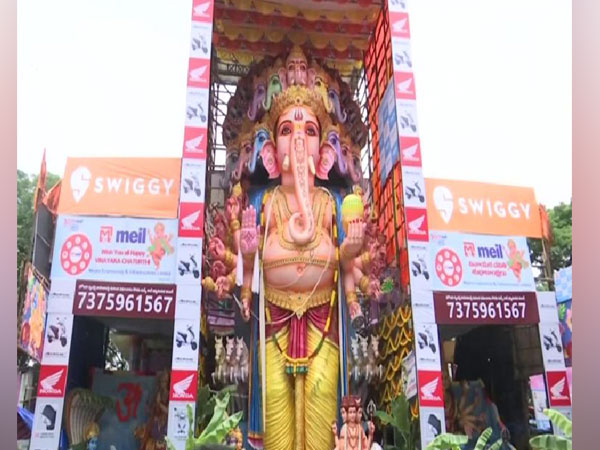 Bandaru Dattatreya offers prayers to tallest Ganesha idol in Hyderabad