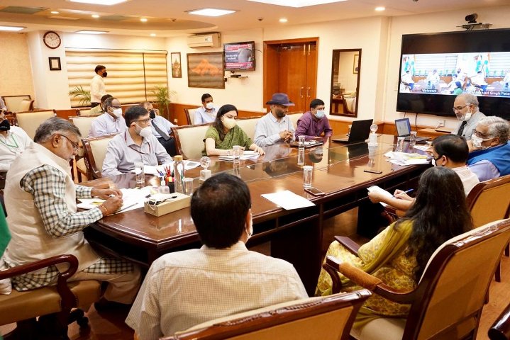 Tourism Minister reviews various activities for promotion of adventure tourism