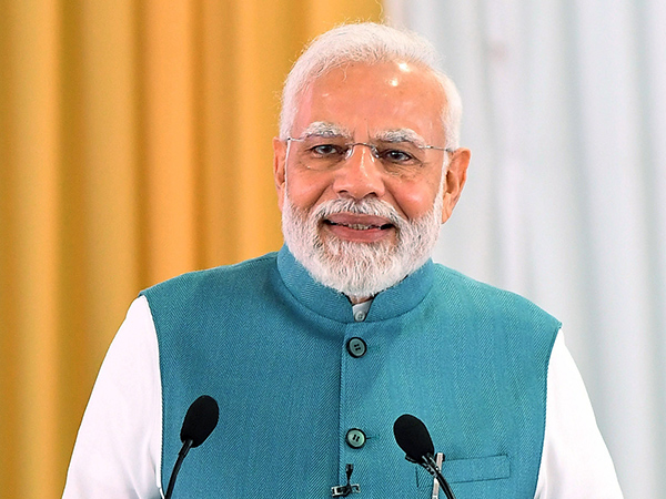 Hindi's simplicity, sensitivity always attract people: PM Modi