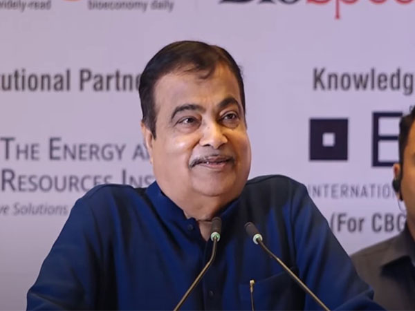 Gadkari Urges States to Slash GST on Flex-Engine Vehicles to Boost Adoption