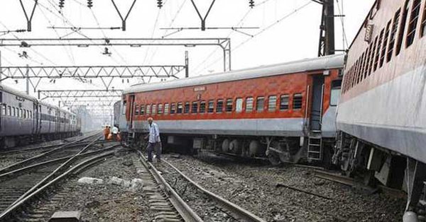 Train derails in Tamil Nadu, one killed; Railway orders probe