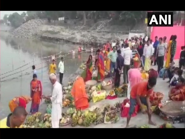 Delhi Cong slams AAP govt over banning Chhath Puja in public places