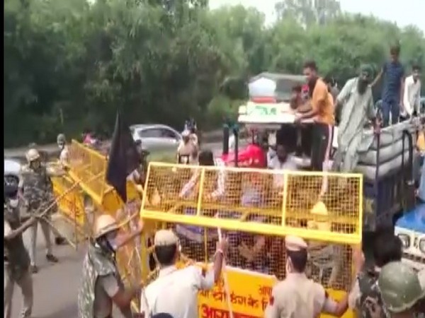Police baton-charge people protesting over delay in paddy procurement in Haryana's Panchkula