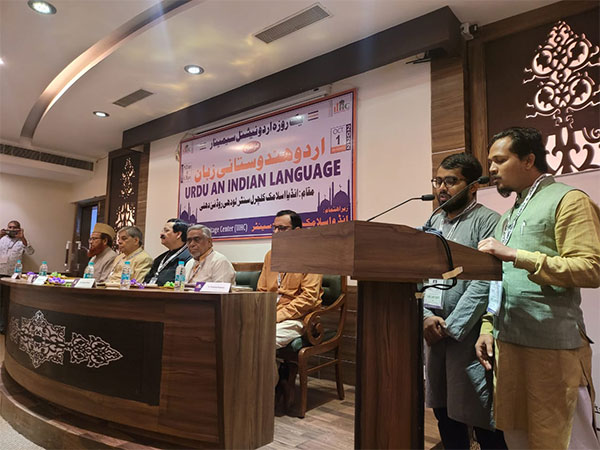 Delhi: Writers, scholars honoured with 'Tahzeeb-e-Urdu' award for service to language