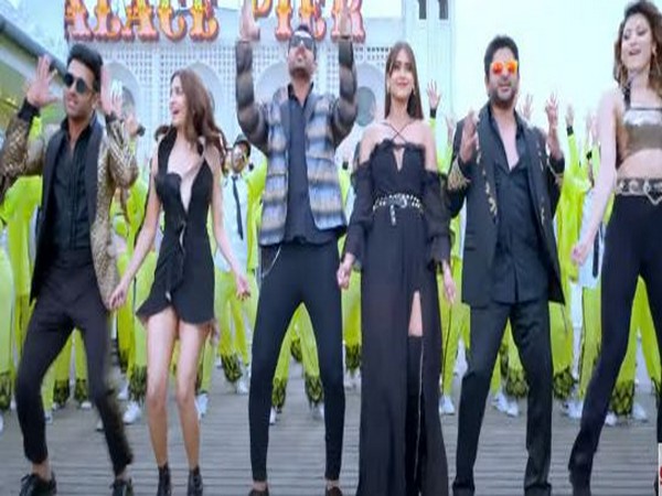 Get ready to groove to 'Thumka' song from 'Pagalpanti'