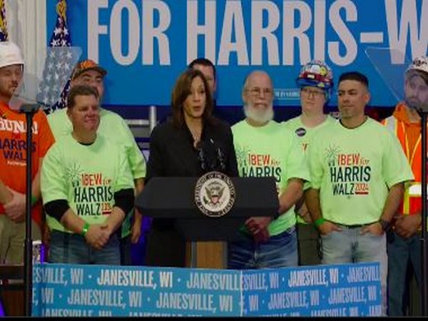 Kamala Harris Challenges Trump's Economic Legacy in Wisconsin Showdown