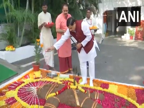 CM Yadav Celebrates Govardhan Puja, Promotes Cow Welfare in Madhya Pradesh