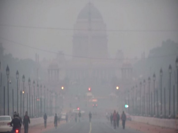 Delhi air quality remains in 'poor' category, AQI likely to deteriorate tomorrow 
