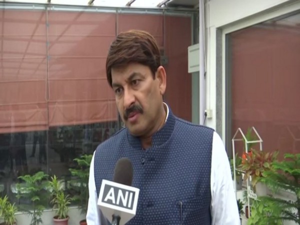 Time for SC to take strict action against Delhi govt over air pollution issue: Manoj Tiwari