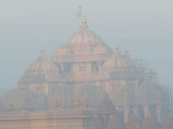 Delhi's Air Quality Shows Slight Improvement, Citizens Voice Concerns