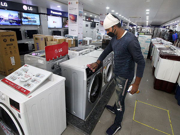 Resilient Boom: India's Electronic Retailers Thrive Amidst Digital Age