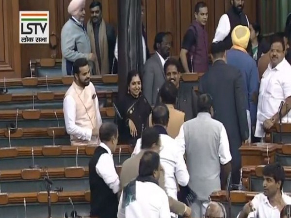 Congress stages walk-out in Lok Sabha