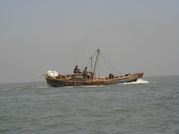 Lanka arrests 18 Indian national for illegally fishing in their territorial waters