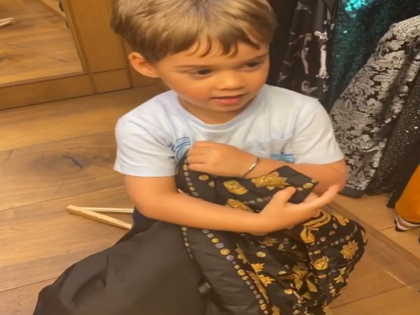 KJO shares adorable video of munchkins Yash, Roohi raiding his wardrobe
