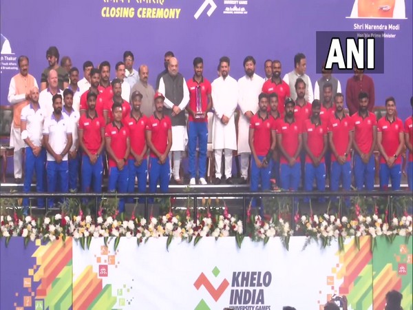 Amit Shah felicitates Indian Men, Women Hockey Teams of Tokyo 2020 Olympics at KIUG 2021 Bengaluru