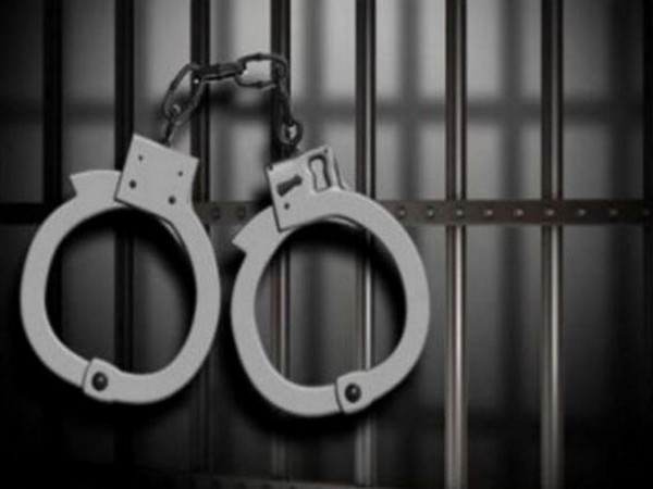 Maha: Man held for stealing woman's gold jewelry worth Rs 5 lakh