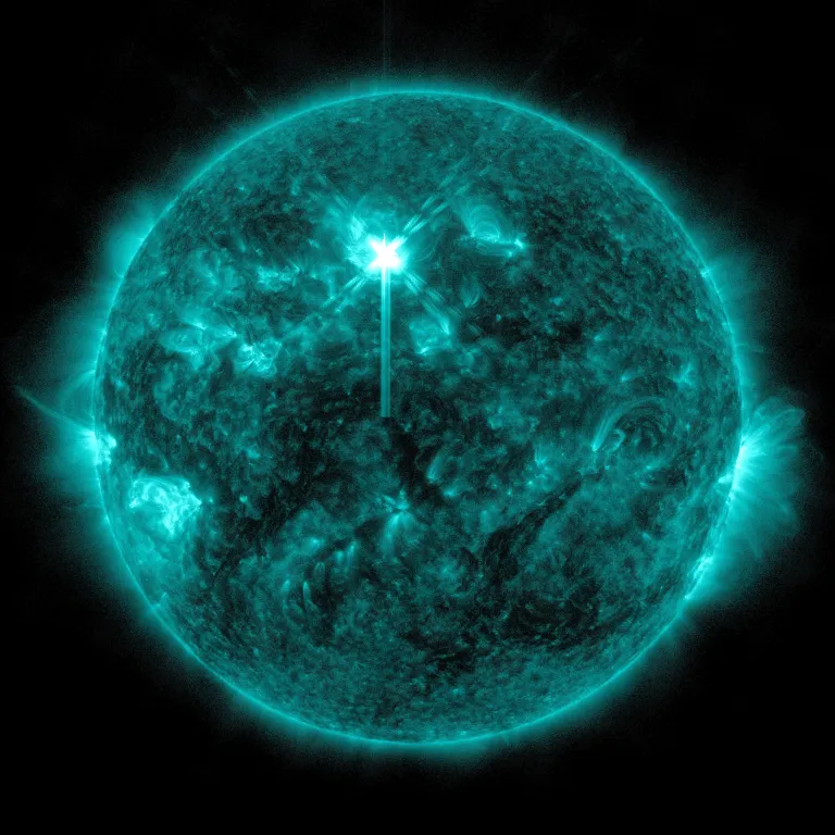 (Updated) Sun emits powerful solar flare; NASA telescope captures image