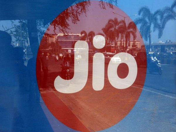 Jio announces 'Digital Udaan' program for first-time internet users